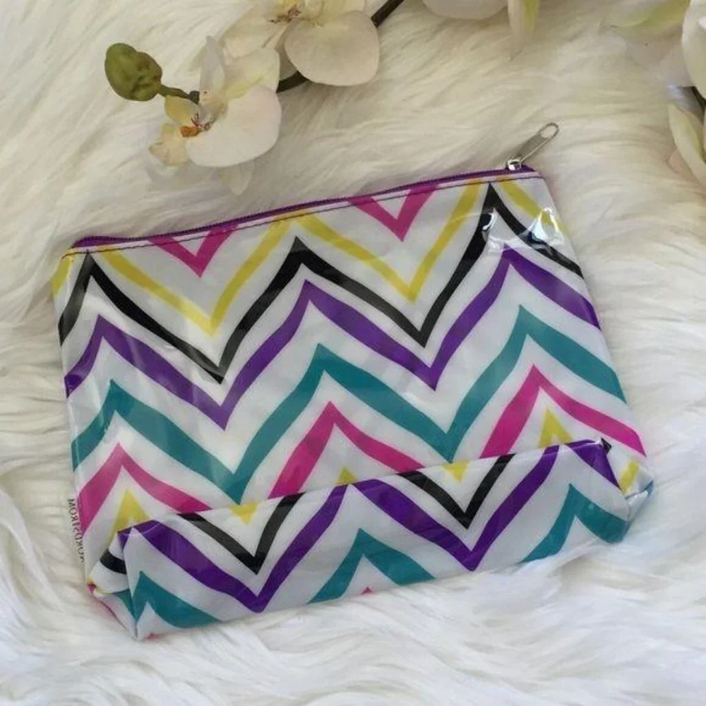 NWOT Zig Zag Pattern Multi Color Plastic Pouch Cosmetics Pencil Travel Case